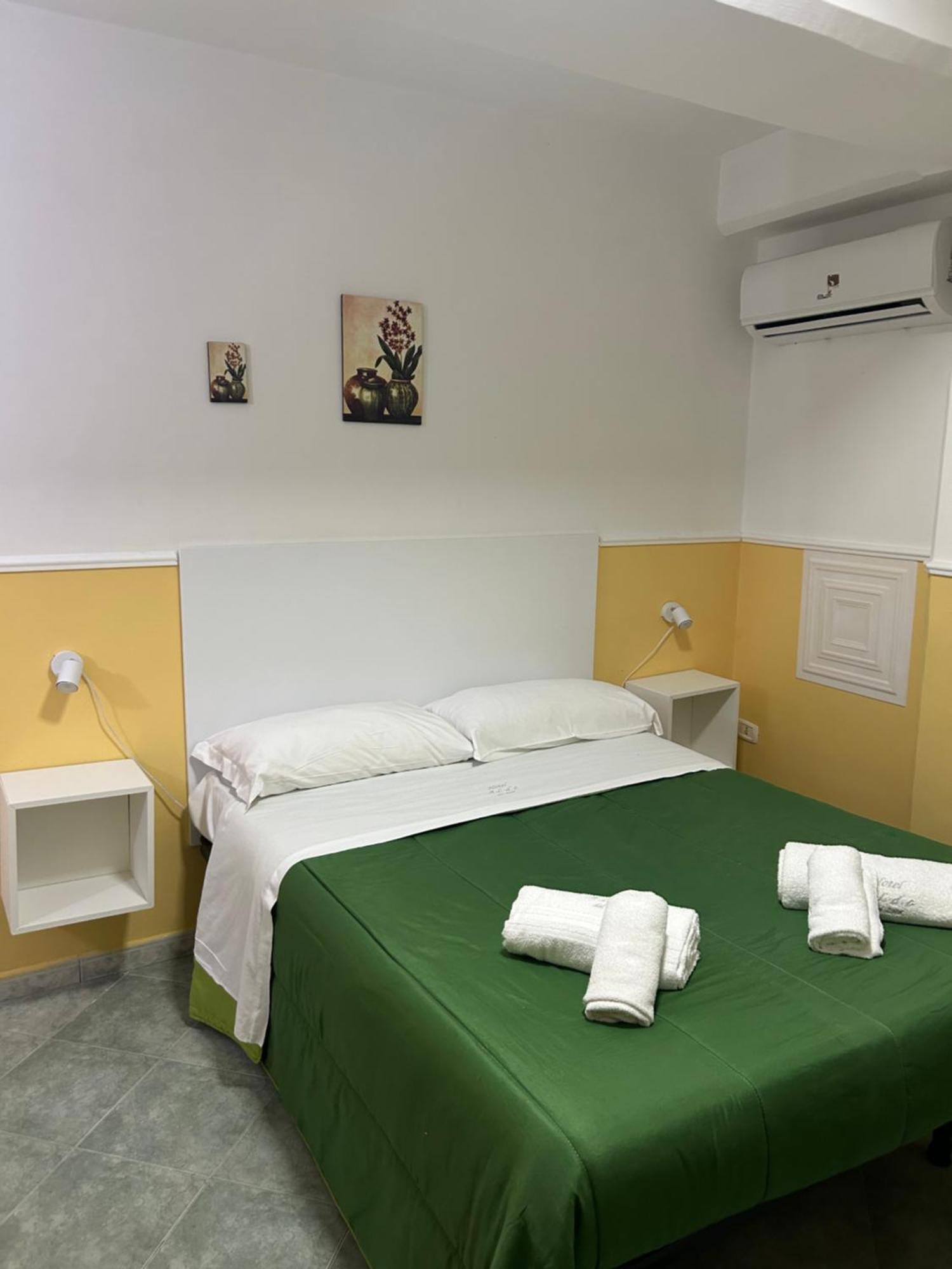 Hotel Alloggio Del Conte Napoli Bagian luar foto